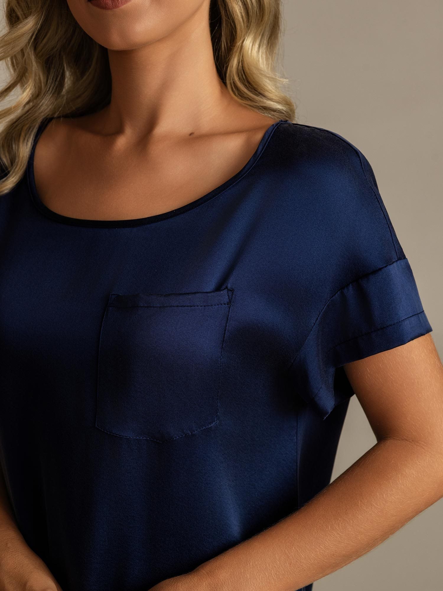 [أزرقغامق] SilkSilky-SA 19Momme الحرير رقبة مستديرة باس النوم 004