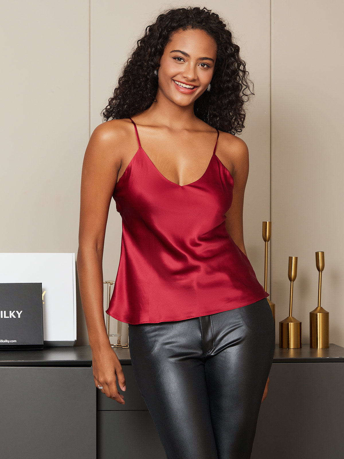 [احمر غامق] SilkSilky-SA الحرير الخالص بدون أكمام رقبة على شكل حرف V كامي 005