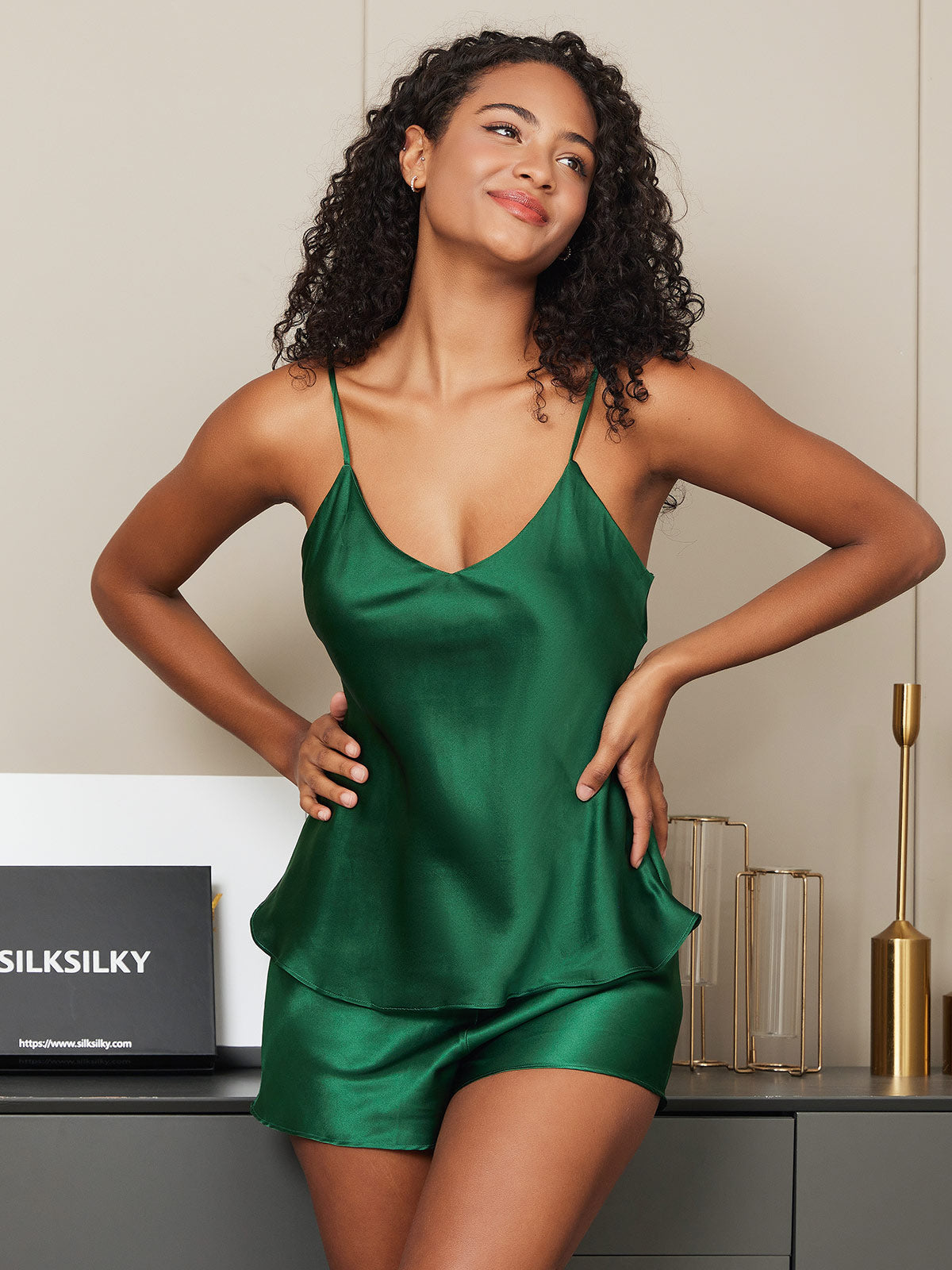 [أخضر] SilkSilky-SA الحرير الخالص رقبة على شكل حرف V مجموعة قميص قصير 002