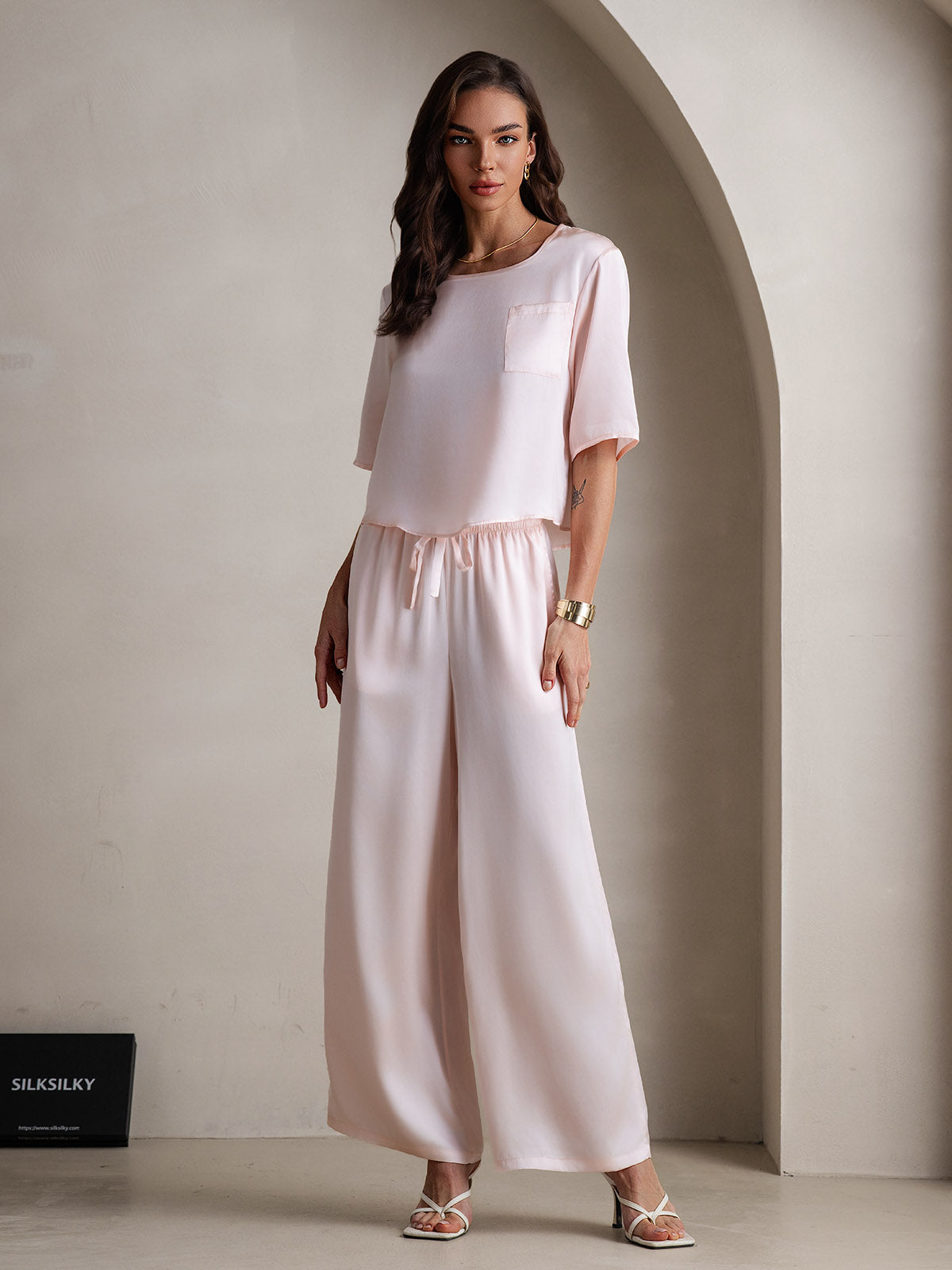 [لون القرنفل] SilkSilky-SA الحرير الخالص رقبة مستديرة طقم بيجامة نسائي 004